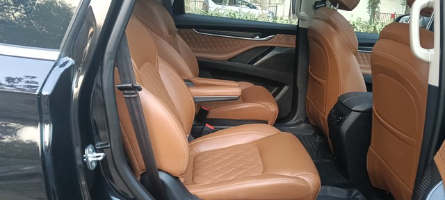 Second-hand 2025 MG Gloster Savvy 4x4 6Str for sale in Mumbai-11