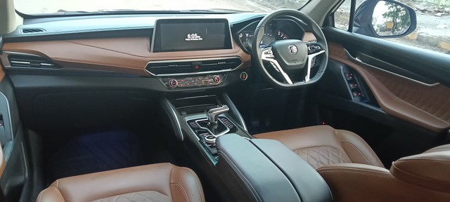 Second-hand 2025 MG Gloster Savvy 4x4 6Str for sale in Mumbai-9