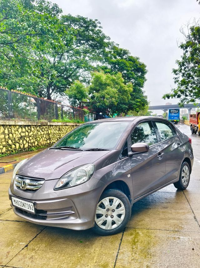 Honda Amaze S AT i-Vtech Second-hand 2014 Honda Amaze S AT i-Vtech for sale in Mumbai