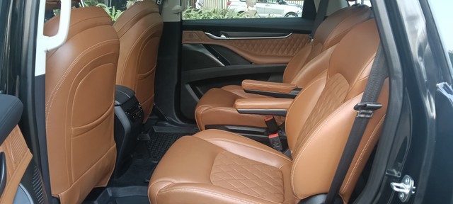 Second-hand 2025 MG Gloster Savvy 4x4 6Str for sale in Mumbai-14