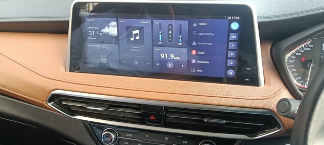 Second-hand 2021 MG Gloster Sharp 7-Str for sale in Mumbai-14