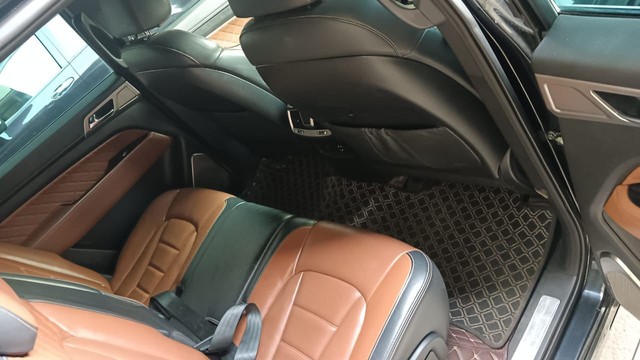 Second-hand 2019 Mahindra Alturas G4 4X4 AT BSIV for sale in Pune-4