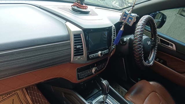 Second-hand 2019 Mahindra Alturas G4 4X4 AT BSIV for sale in Pune-7