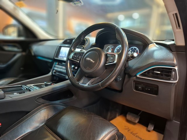 Second-hand 2017 Jaguar F-Pace Prestige 2.0 AWD for sale in Pune-12