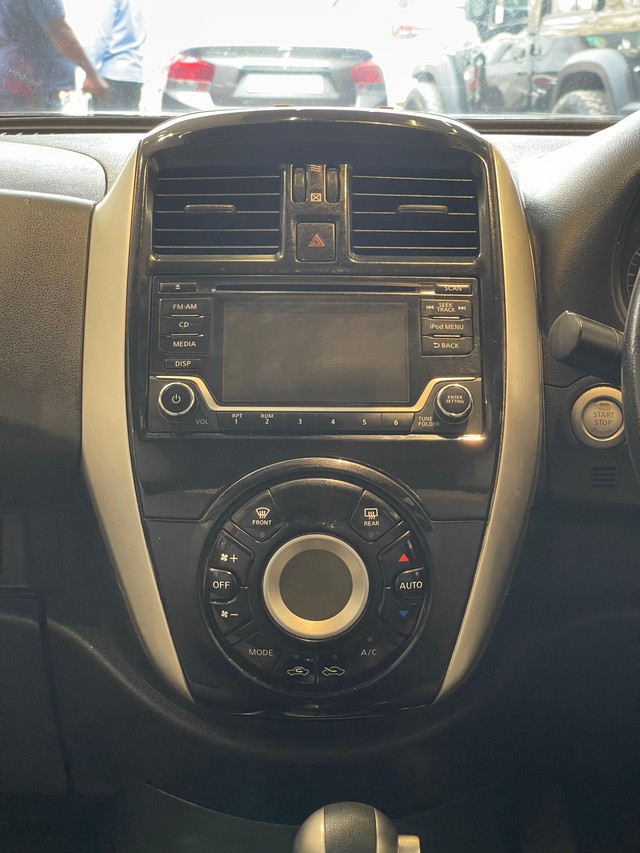 Second-hand 2017 Nissan Sunny XV CVT for sale in Hyderabad-18