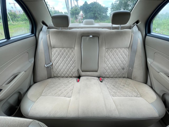 Second-hand 2014 Maruti Swift Dzire VDI for sale in Hyderabad-14