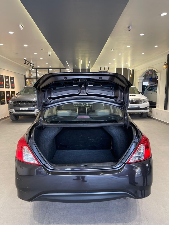 Second-hand 2017 Nissan Sunny XV CVT for sale in Hyderabad-19