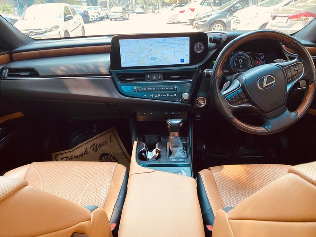 Second-hand 2024 Lexus ES 300h Exquisite for sale in New Delhi-10