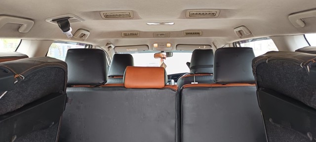 Second-hand 2018 Toyota Innova Crysta 2.4 G MT 8S BSIV for sale in Noida-6