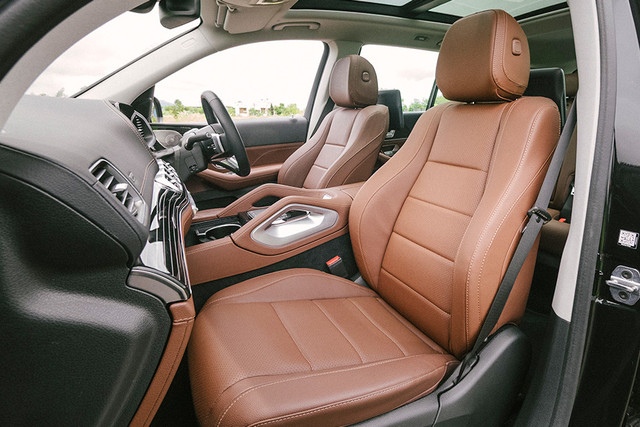 Second-hand 2025 Mercedes-Benz GLS 450d 4MATIC AMG Line for sale in Jaipur-7