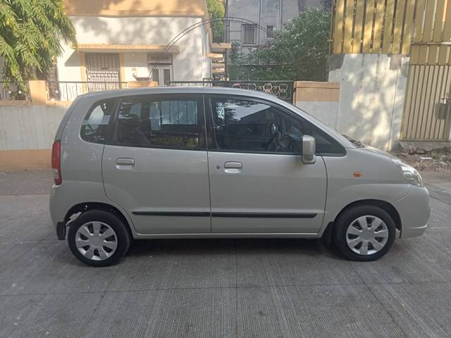 https://images10.gaadi.com/usedcar_image/SP1A.210812.016/original/0aaf8dde-2dbd-411d-a1a2-0c02f729b0f5.jpg?imwidth=6401