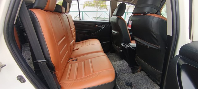 Second-hand 2018 Toyota Innova Crysta 2.4 G MT 8S BSIV for sale in Noida-12