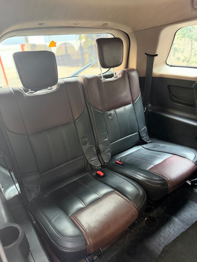 Second-hand 2012 Mahindra XUV500 W8 FWD for sale in Pune-10