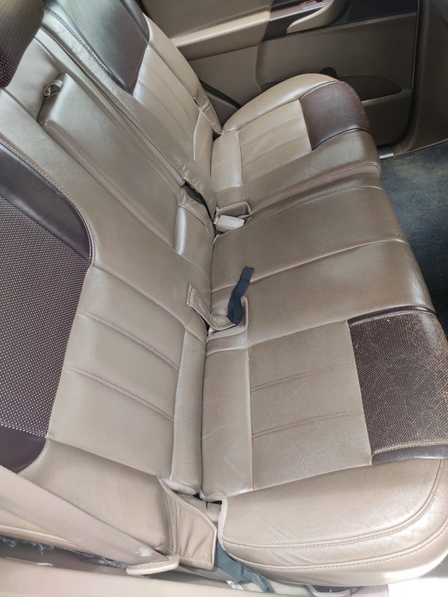 Second-hand 2014 Mahindra XUV500 W8 FWD for sale in Hassan-3