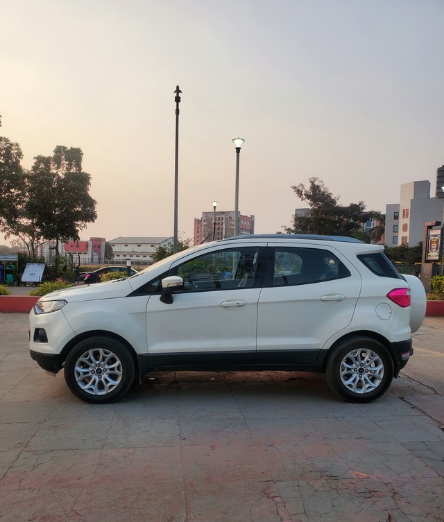 Second-hand 2015 Ford Ecosport 1.5 TDCi Titanium BSIV for sale in Surat-3