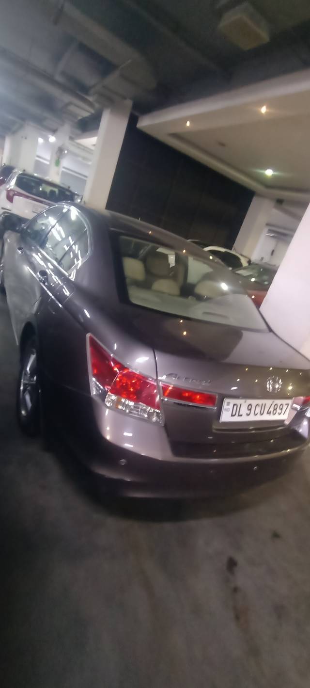 https://images10.gaadi.com/usedcar_image/SP1A.210812.016/original/3eac11a0-23a1-4a2a-83b0-c2984bcd66f4.jpg?imwidth=6402