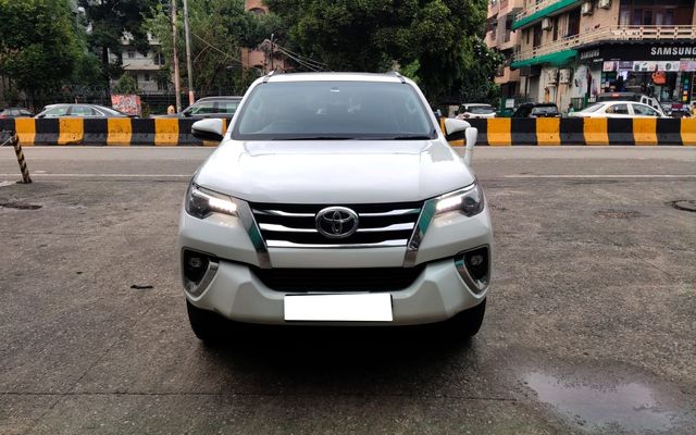 Toyota Fortuner 2.8 4WD AT BSIV Second-hand 2018 Toyota Fortuner 2.8 4WD AT BSIV for sale in New Delhi