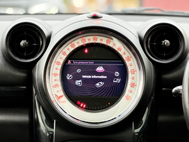 Second-hand 2014 Mini Cooper Countryman 2013-2015 D for sale in Jaipur-10