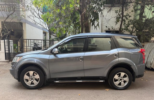 Second-hand 2012 Mahindra XUV500 W8 FWD for sale in Pune-3