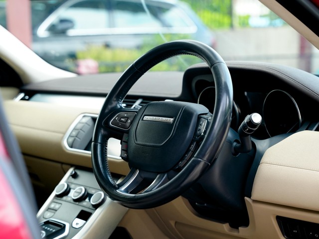 Second-hand 2018 Land Rover Range Rover Evoque 2.0 TD4 SE for sale in Jaipur-10