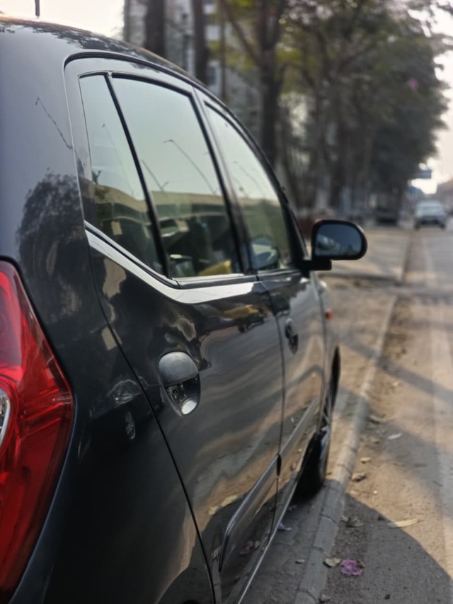 Hyundai i10 Era Second-hand 2011 Hyundai i10 Era for sale in Surat-6