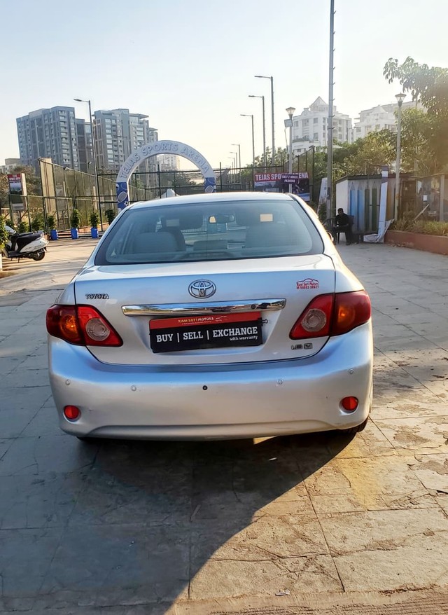 Second-hand 2010 Toyota Corolla Altis G HV AT for sale in Surat-13