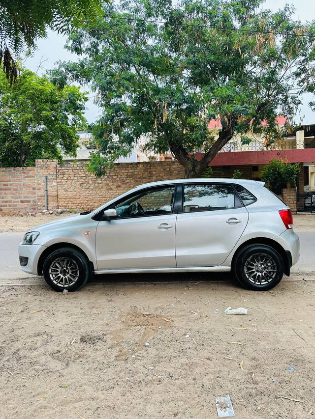 https://images10.gaadi.com/usedcar_image/SP1A.210812.016/original/6c240fad-0012-4b05-a3b6-f822a8f65e4e.jpg?imwidth=6402