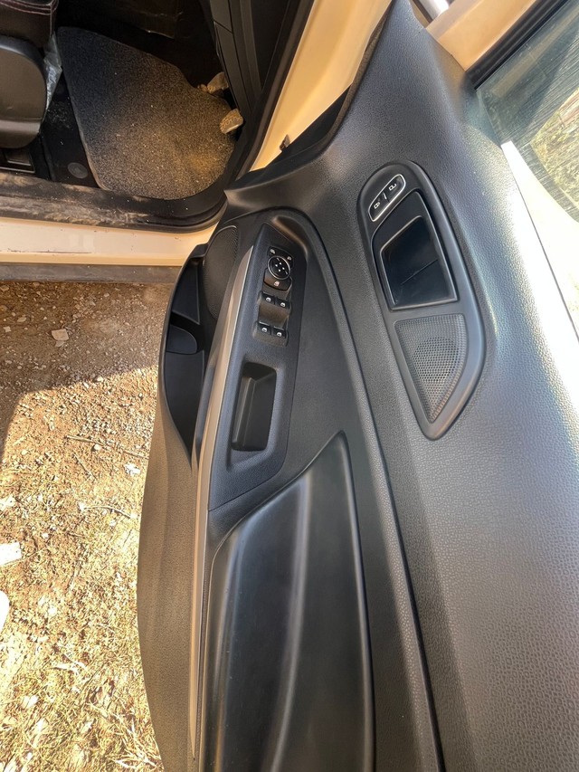 Second-hand 2017 Ford Ecosport 1.5 Petrol Ambiente BSIV for sale in Dehradun-10