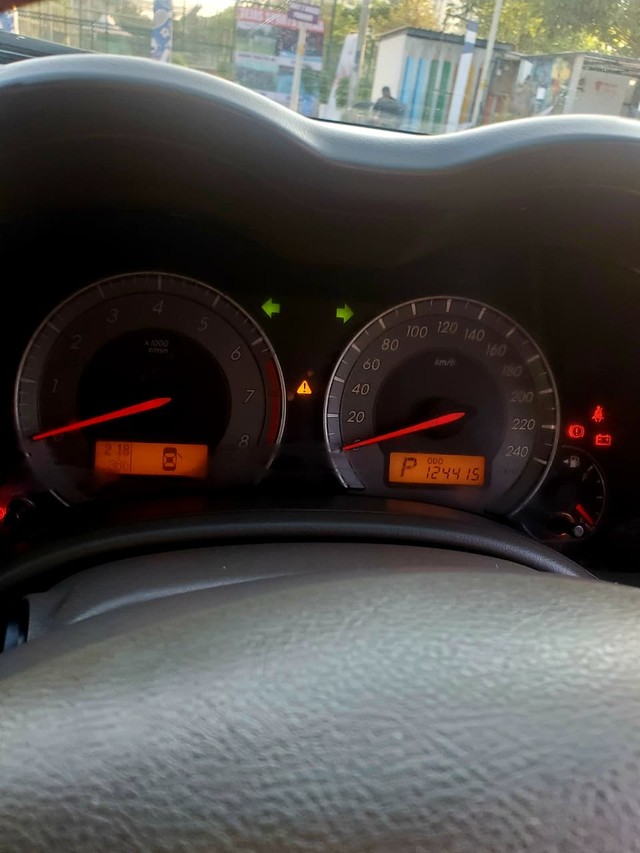 Second-hand 2010 Toyota Corolla Altis G HV AT for sale in Surat-10