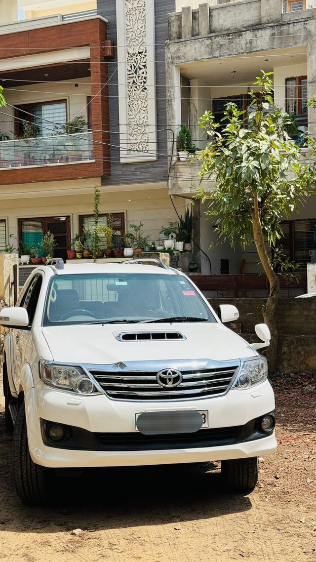 Toyota Fortuner 4x2 Manual Second-hand 2012 Toyota Fortuner 4x2 Manual for sale in Jaipur-0