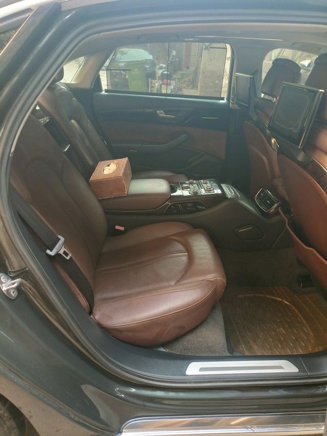 Second-hand 2011 Audi A8 4.2 FSI quattro for sale in New Delhi-10