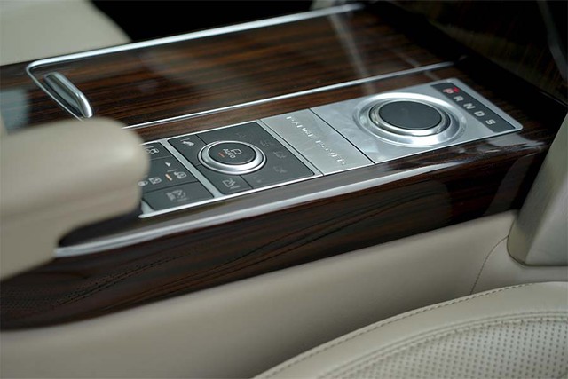 Land Rover Range Rover 5.0 Petrol LWB SVAutobiography Second-hand 2016 Land Rover Range Rover 5.0 Petrol LWB SVAutobiography for sale in Jaipur-10