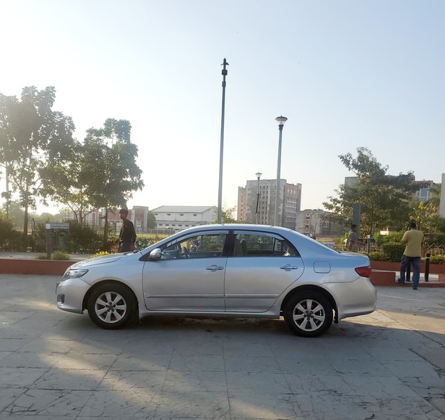 Second-hand 2010 Toyota Corolla Altis G HV AT for sale in Surat-4