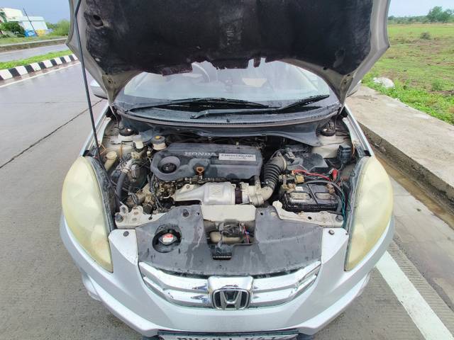 https://images10.gaadi.com/usedcar_image/SP1A.210812.016/original/947c2d50-00db-40bd-8a97-6b5e6516afd0.jpg?imwidth=6400