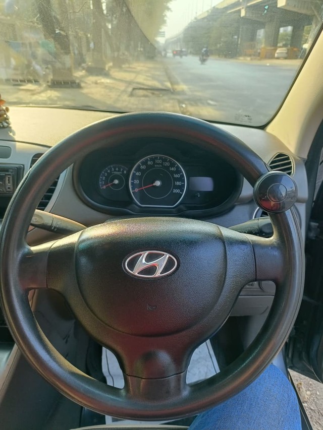 Hyundai i10 Era Second-hand 2011 Hyundai i10 Era for sale in Surat-10