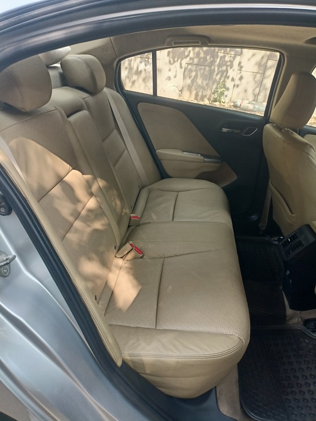 Second-hand 2018 Honda City i-VTEC CVT ZX for sale in New Delhi-16
