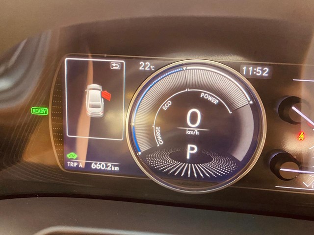 Second-hand 2024 Lexus ES 300h Exquisite for sale in New Delhi-9