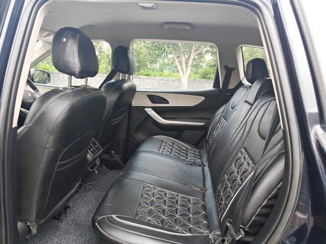 Second-hand 2022 Mahindra XUV700 AX3 BSVI for sale in Noida-12