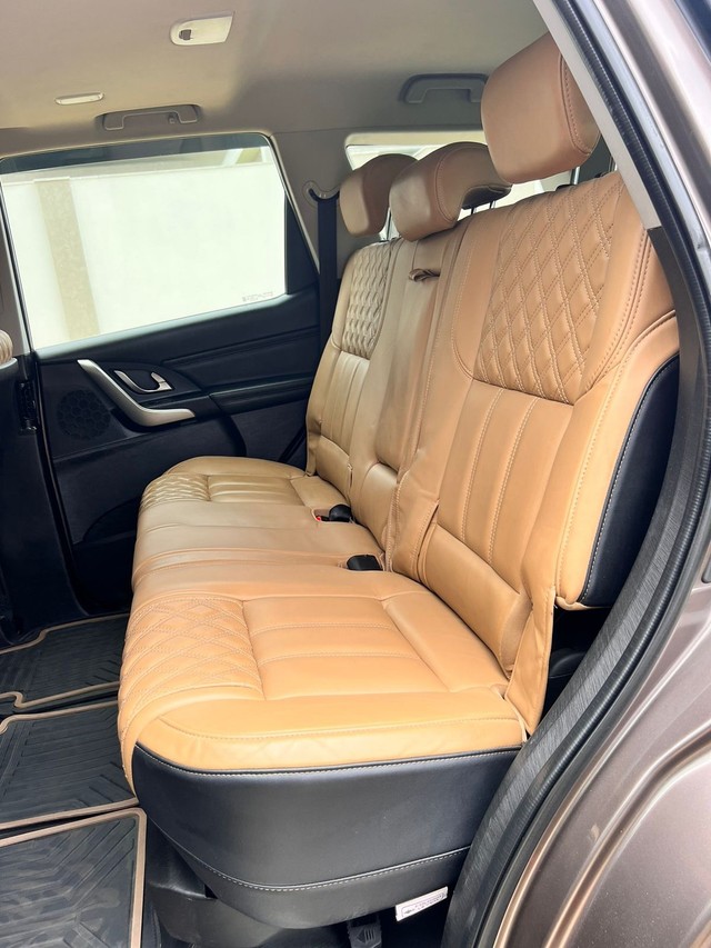 Second-hand 2019 Mahindra XUV500 W11 BSIV for sale in Coimbatore-5