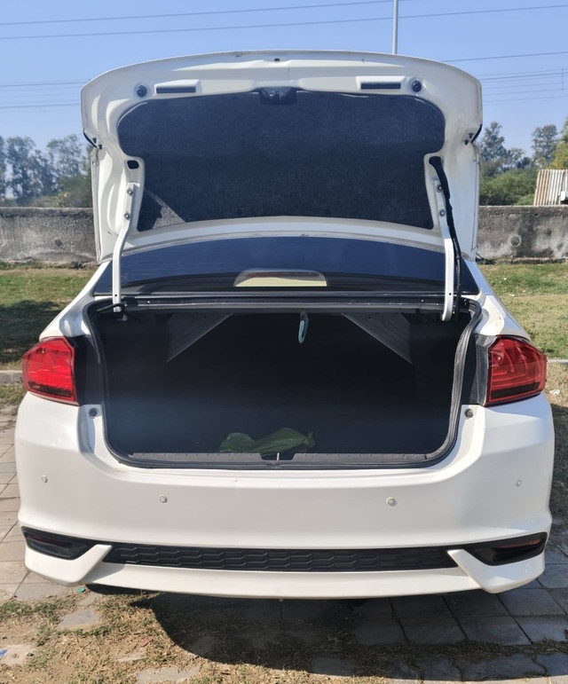 Second-hand 2017 Honda City i-VTEC CVT V for sale in Faridabad-6