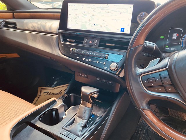 Second-hand 2024 Lexus ES 300h Exquisite for sale in New Delhi-12