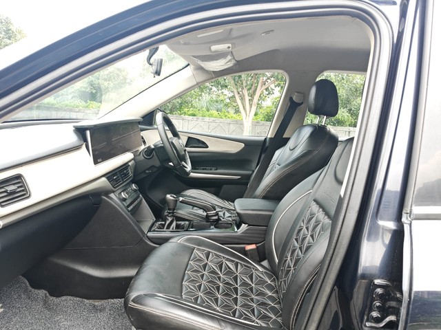 Second-hand 2022 Mahindra XUV700 AX3 BSVI for sale in Noida-11