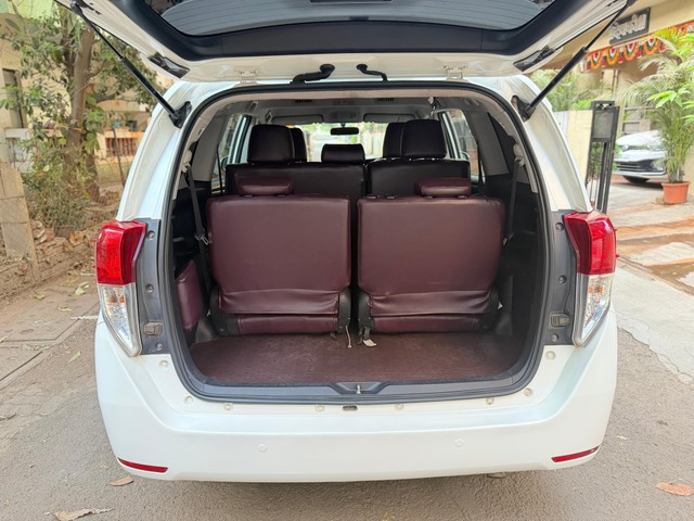 Second-hand 2018 Toyota Innova Crysta 2.4 G MT 8S BSIV for sale in Pune-11