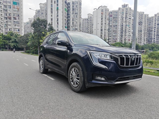 Second-hand 2022 Mahindra XUV700 AX3 BSVI for sale in Noida-7