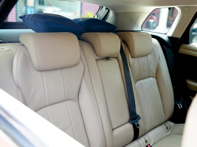 Second-hand 2018 Land Rover Range Rover Evoque 2.0 TD4 SE for sale in Jaipur-12