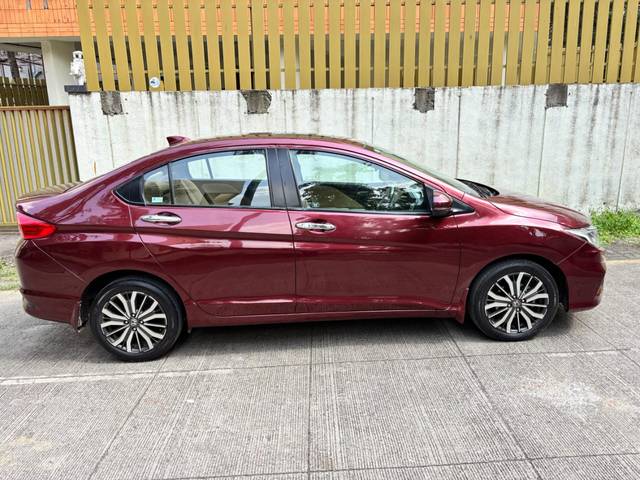 https://images10.gaadi.com/usedcar_image/SP1A.210812.016/original/cec852f4-23fd-44eb-ab54-bce16a515945.jpg?imwidth=6401