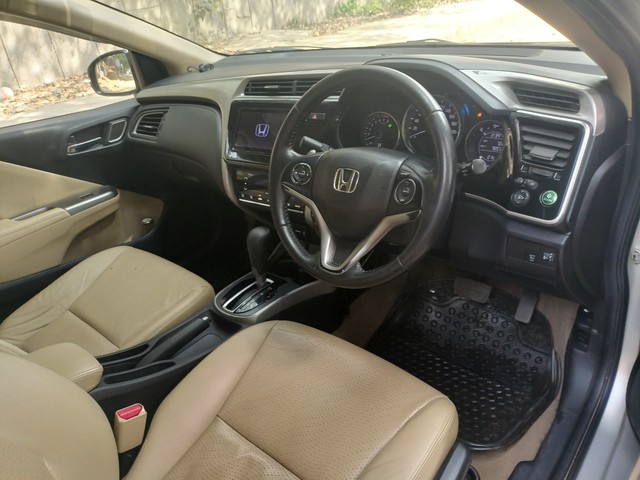 Second-hand 2018 Honda City i-VTEC CVT ZX for sale in New Delhi-4