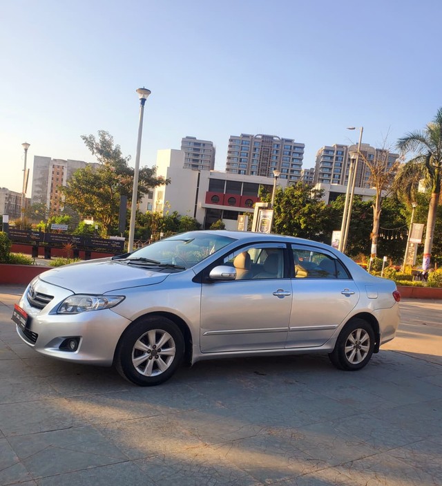 Second-hand 2010 Toyota Corolla Altis G HV AT for sale in Surat-1