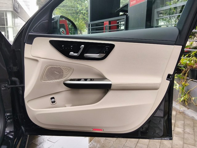 Second-hand 2025 Mercedes-Benz GLS 450 4MATIC AMG Line for sale in Jaipur-7