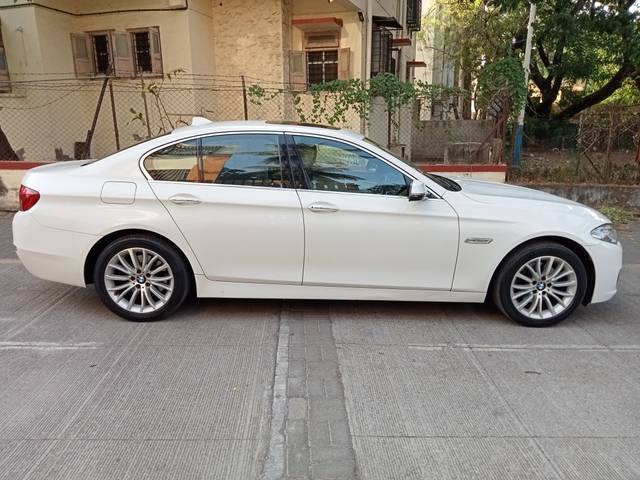 https://images10.gaadi.com/usedcar_image/SP1A.210812.016/original/d5d897dd-031c-455e-b90f-6f0c7096bd46.jpg?imwidth=6401